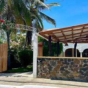 Suenos Silvestres Hotel Puerto Ayora (Galapagos Islands)
